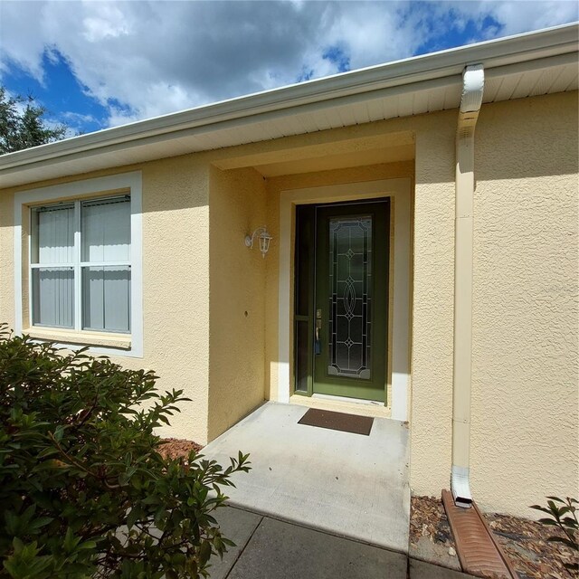 view of property entrance