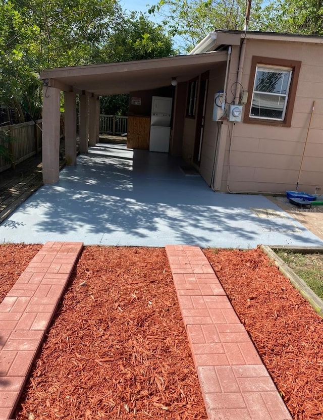 view of front of house featuring a carport