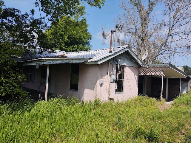 view of side of home