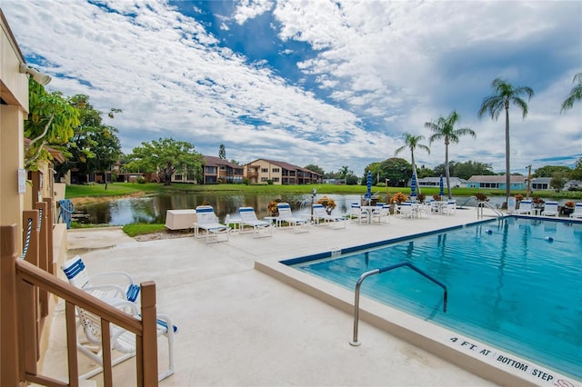 view of swimming pool featuring a patio area