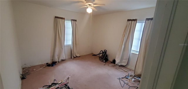 empty room with ceiling fan