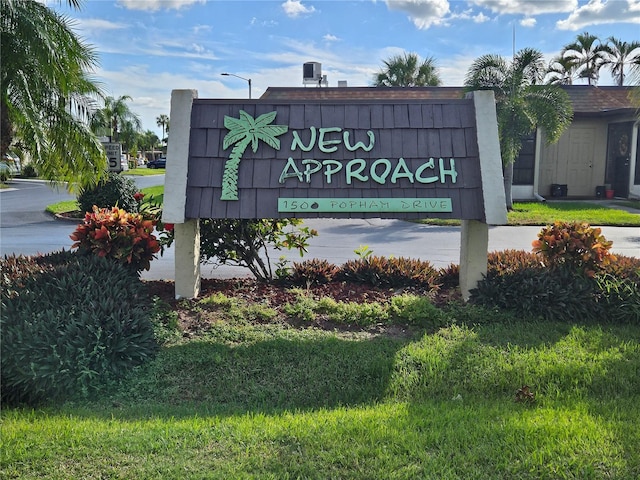 view of community / neighborhood sign