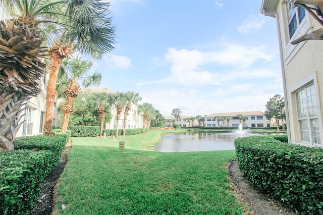 view of yard featuring a water view