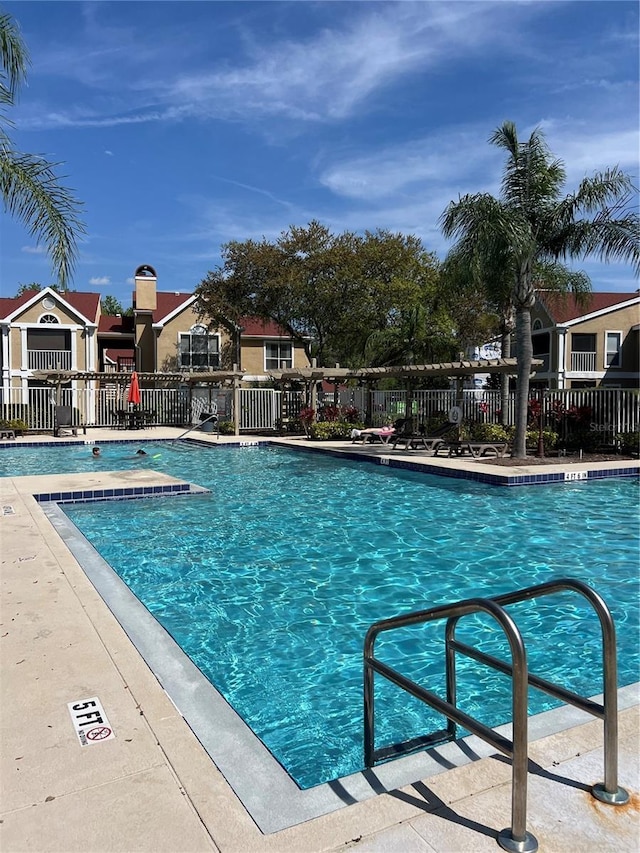 view of swimming pool