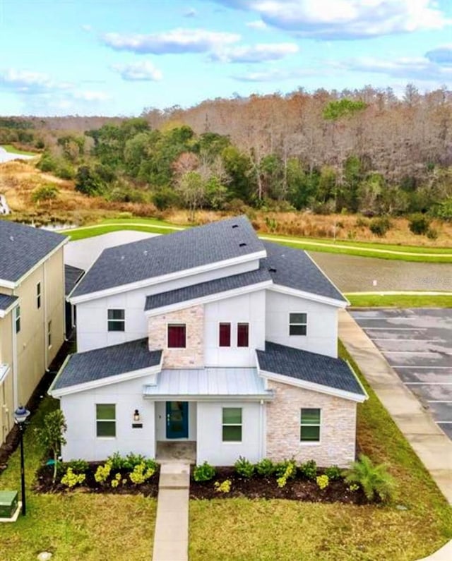 view of front of house featuring a front yard