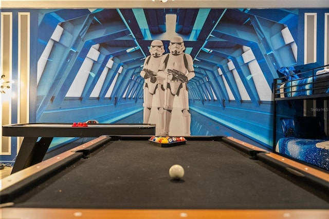 playroom with lofted ceiling and billiards