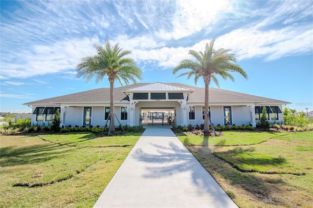 view of front of house with a front yard