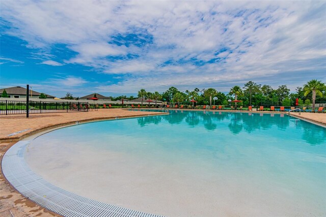 view of swimming pool