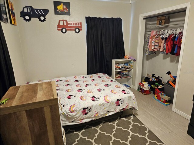 bedroom featuring a closet