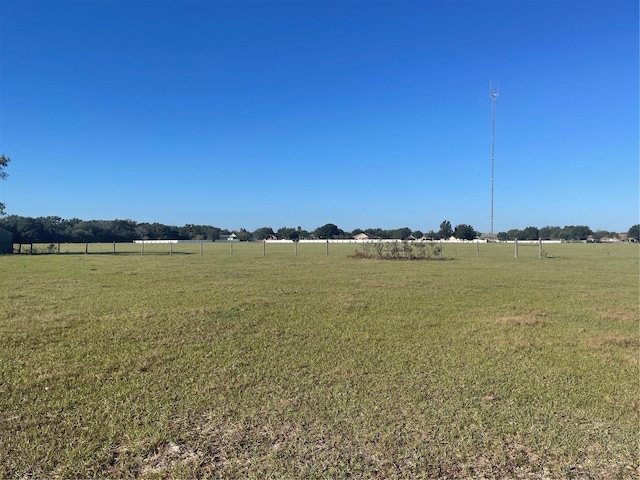 view of yard featuring a rural view