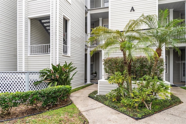 Listing photo 3 for 3127 W Sligh Ave Unit 101A, Tampa FL 33614