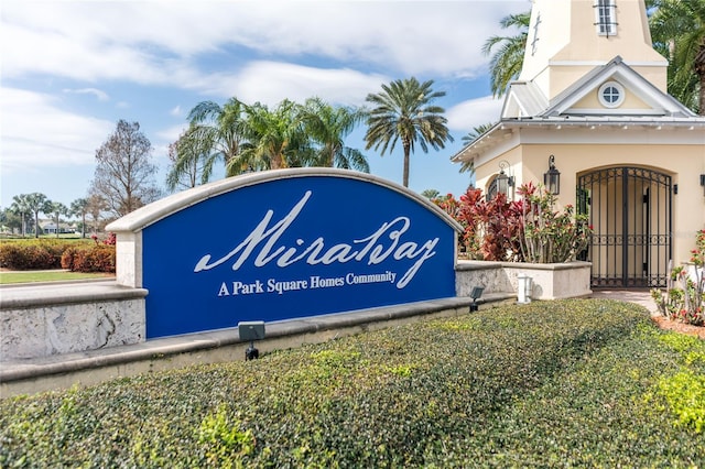 view of community / neighborhood sign