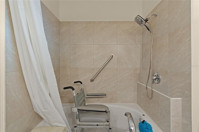 bathroom with shower / tub combo