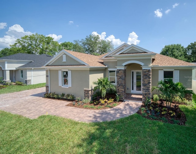 view of front facade with a front yard