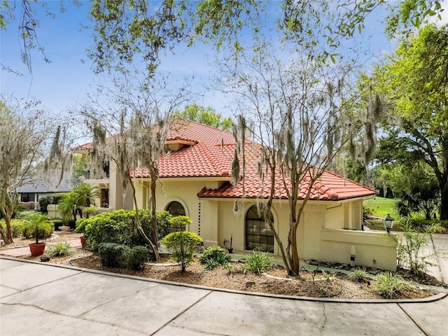 view of mediterranean / spanish-style house