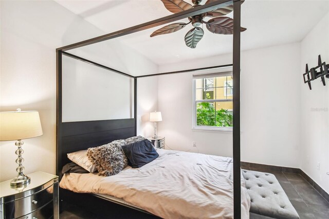 bedroom featuring ceiling fan