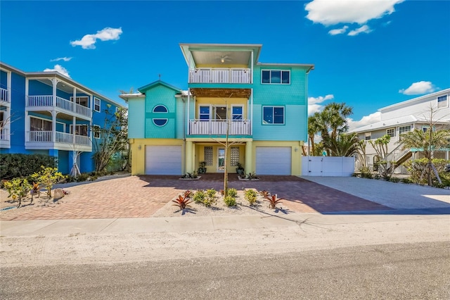 view of front of home featuring a balcony