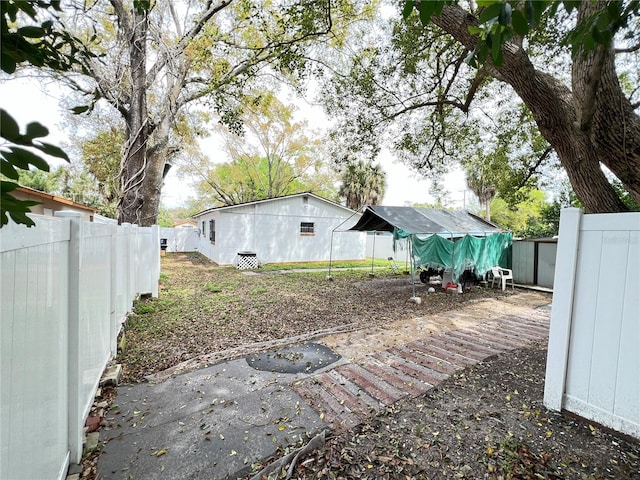 view of yard featuring a patio