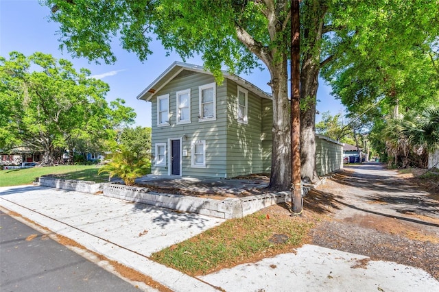 view of front of property