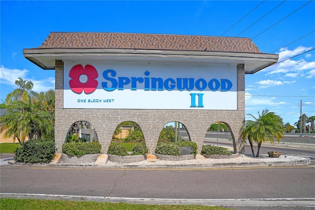 view of community / neighborhood sign