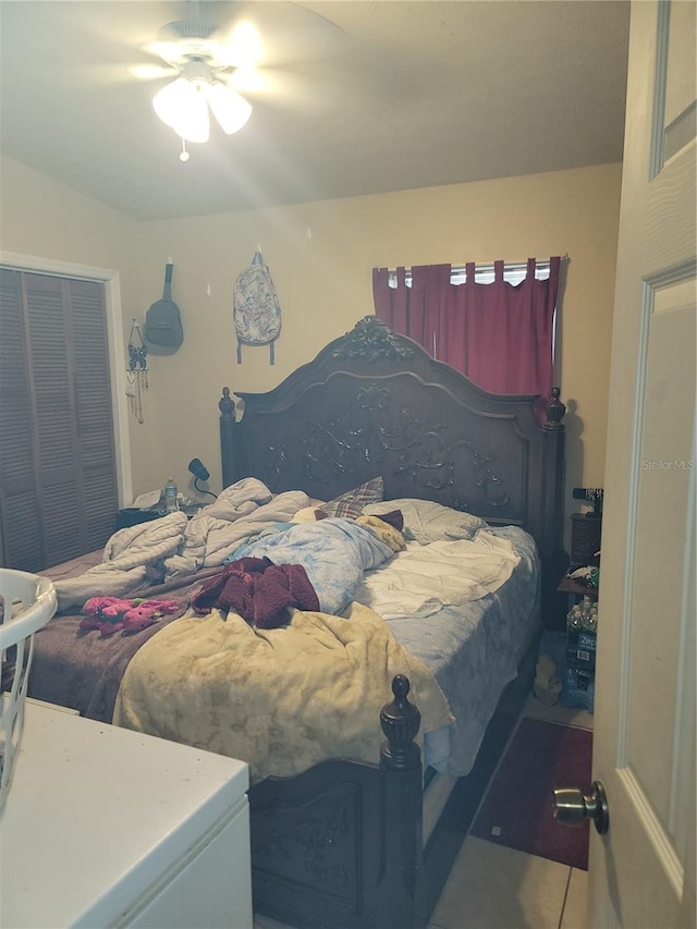 bedroom featuring a closet and ceiling fan