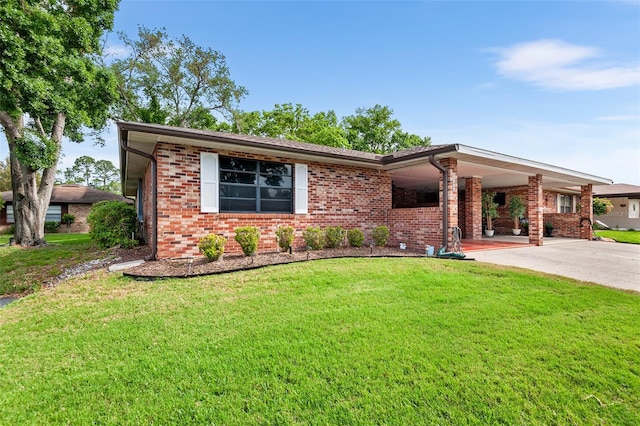 view of front of house with a front lawn