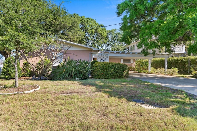 view of front of property with a front yard