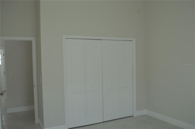 unfurnished bedroom featuring a closet