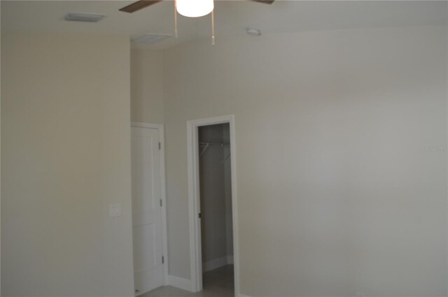 empty room featuring ceiling fan