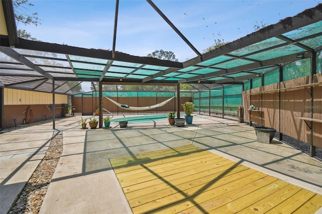 view of patio / terrace featuring a jacuzzi and a pergola