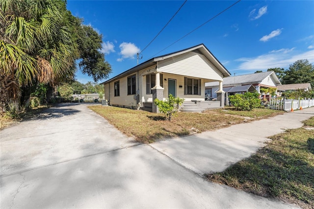 view of front of house featuring covered porch