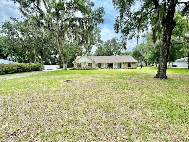 view of front of property with a front yard