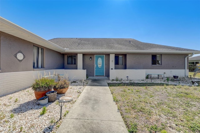 view of front of house with a front yard