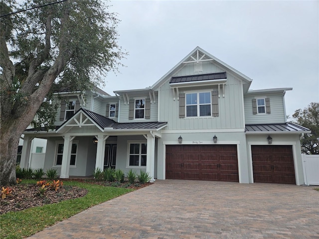 view of front of house featuring a garage