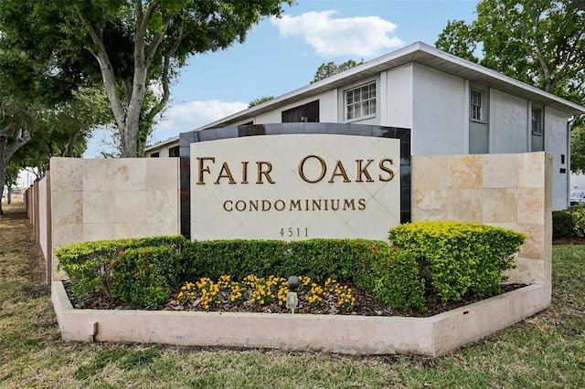 view of community / neighborhood sign