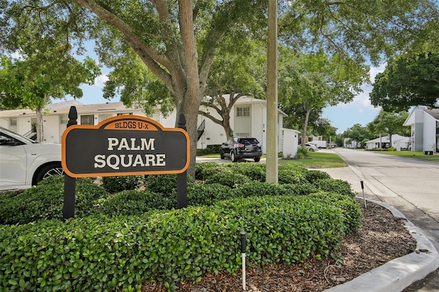 view of community / neighborhood sign