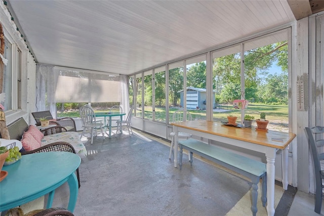 sunroom with a healthy amount of sunlight