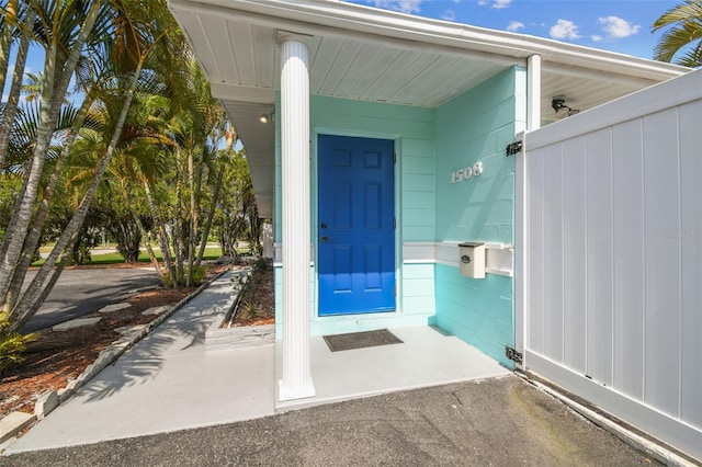 view of property entrance