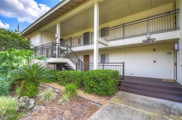 exterior space featuring a balcony