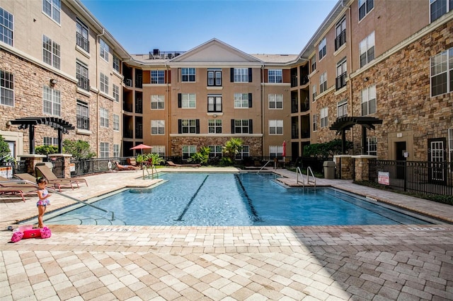 view of swimming pool