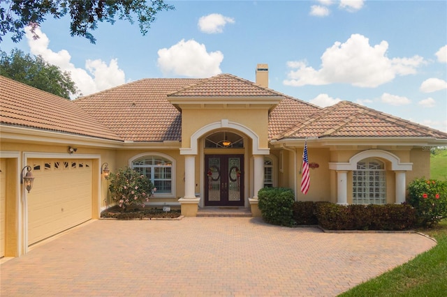 view of front facade with a garage