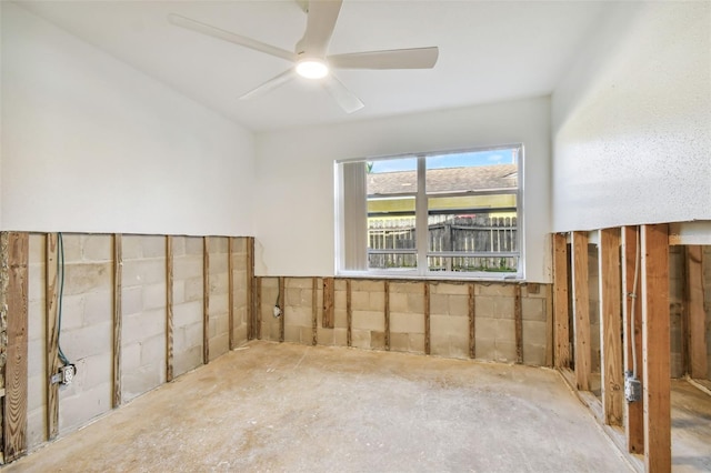 spare room with ceiling fan