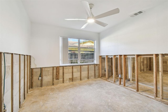 spare room featuring ceiling fan