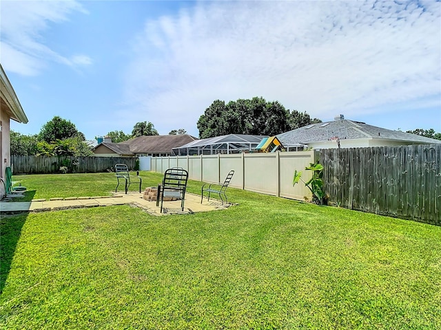 view of yard with a patio