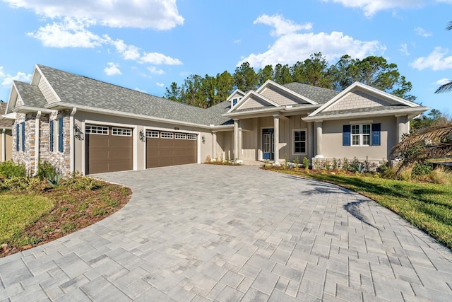 view of front facade featuring a garage