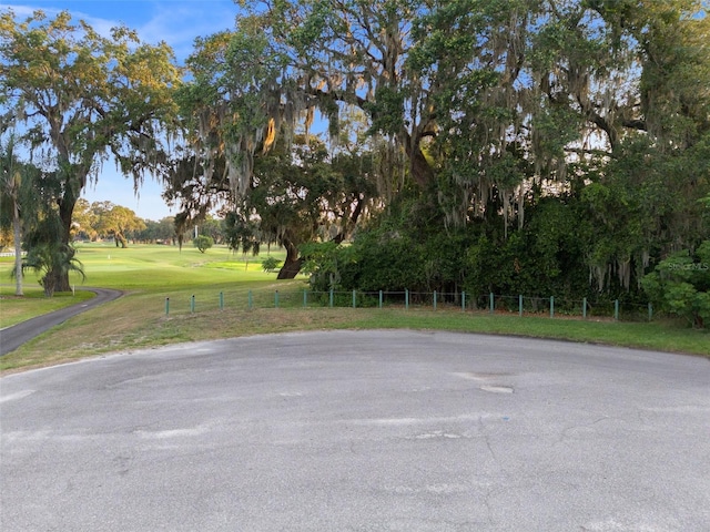 Listing photo 2 for N Lake Dr, Zephyrhills FL 33542