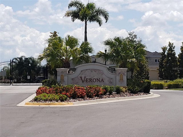 view of community / neighborhood sign