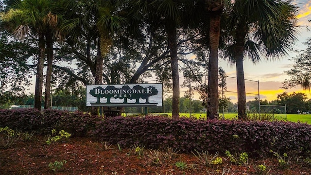 view of community / neighborhood sign