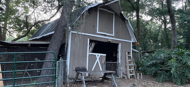 view of outdoor structure featuring an outdoor structure