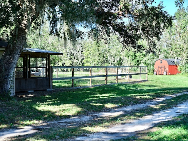 view of yard with a shed